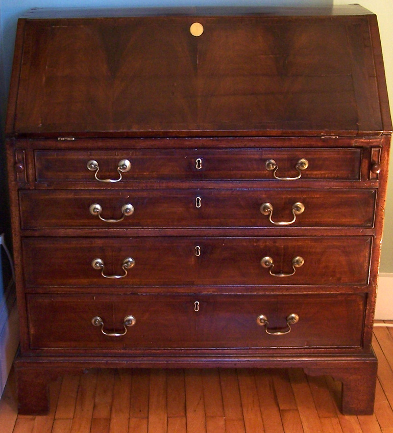 C 1760 English Desk